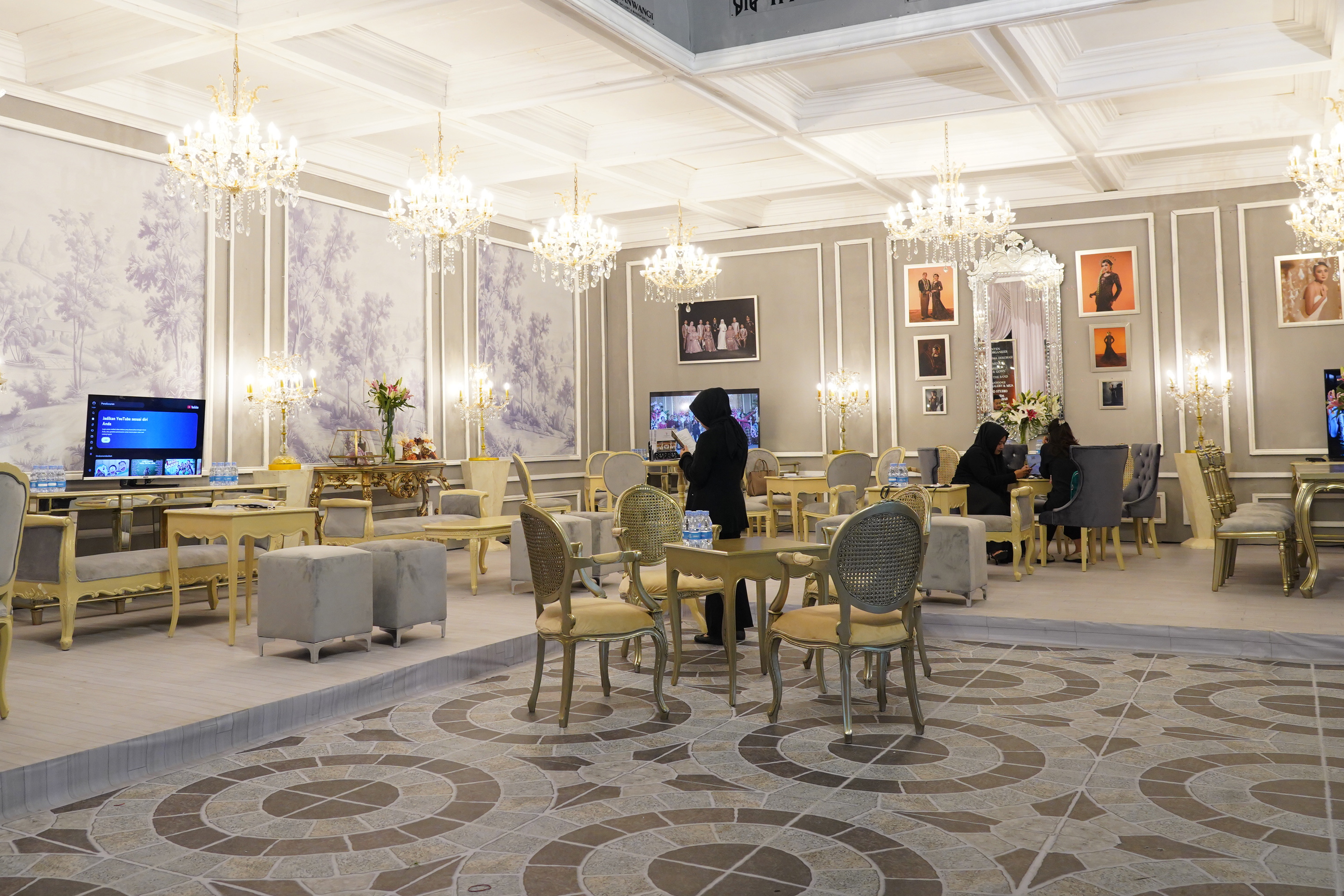 D : Whispers of White elegance